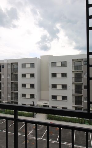 Apartamento para alugar com 42m², 2 quartos e 1 vagaSala - Varanda