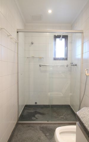 Apartamento à venda com 265m², 3 quartos e 3 vagasBanheiro 1