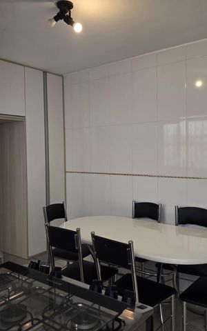 Casa à venda com 187m², 3 quartos e 2 vagas Casa à venda com 187m², 3 quartos e 2 vagasCozinha