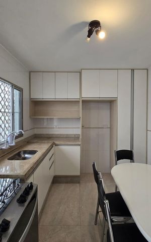 Casa à venda com 187m², 3 quartos e 2 vagas Casa à venda com 187m², 3 quartos e 2 vagasCozinha