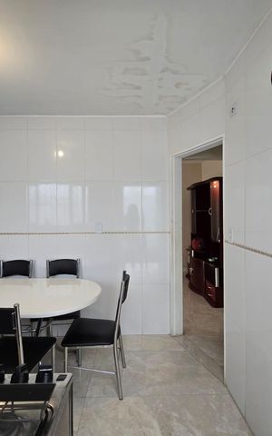 Casa à venda com 187m², 3 quartos e 2 vagas Casa à venda com 187m², 3 quartos e 2 vagasCozinha