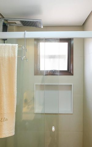 Apartamento à venda com 74m², 2 quartos e 2 vagasBanheiro da suíte