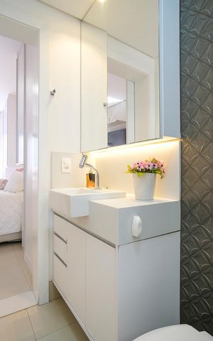 Apartamento à venda com 74m², 2 quartos e 2 vagasBanheiro da suíte