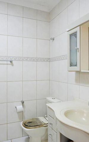 Casa à venda com 129m², 2 quartos e 2 vagasBanheiro 2
