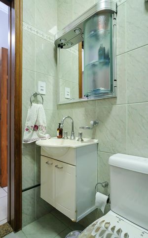 Casa à venda com 129m², 2 quartos e 2 vagasBanheiro 1