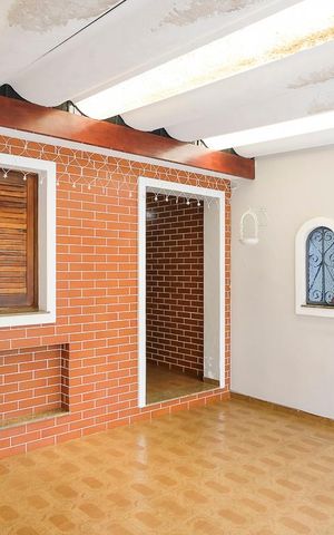 Casa à venda com 129m², 2 quartos e 2 vagasGaragem