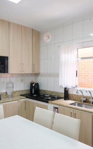 Casa à venda com 129m², 2 quartos e 2 vagasCozinha