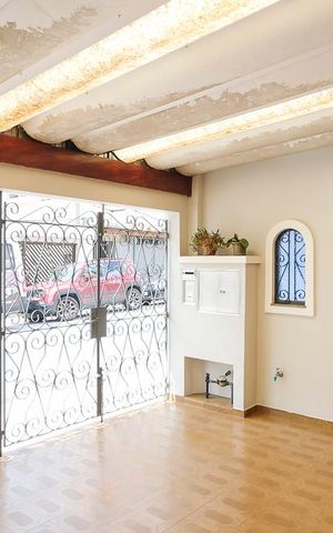 Casa à venda com 129m², 2 quartos e 2 vagasGaragem
