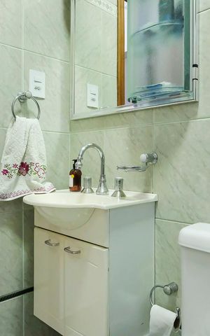Casa à venda com 129m², 2 quartos e 2 vagasBanheiro 1