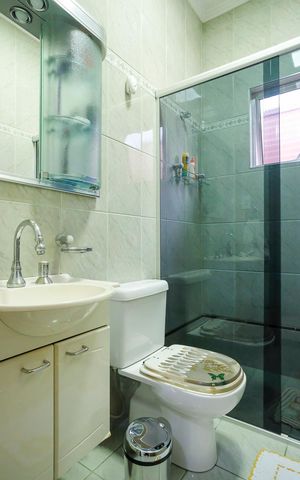 Casa à venda com 129m², 2 quartos e 2 vagasBanheiro 1