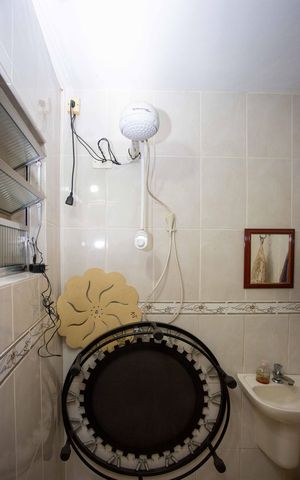 Casa à venda com 245m², 4 quartos e 2 vagasBanheiro de serviço