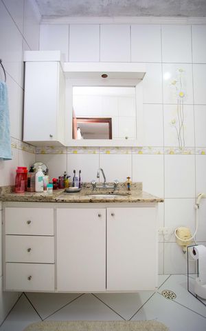 Casa à venda com 245m², 4 quartos e 2 vagasBanheiro da Suíte