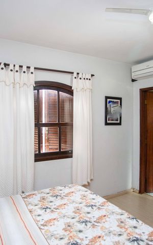 Casa à venda com 245m², 4 quartos e 2 vagasQuarto Suíte