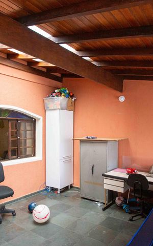 Casa à venda com 245m², 4 quartos e 2 vagasVaranda