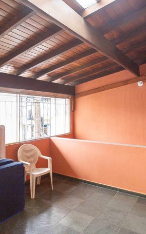 Casa à venda com 245m², 4 quartos e 2 vagasVaranda