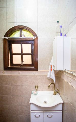 Casa à venda com 245m², 4 quartos e 2 vagasLavabo