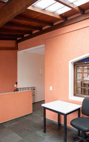 Casa à venda com 245m², 4 quartos e 2 vagasVaranda