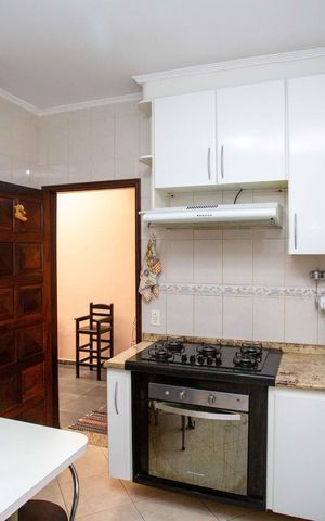 Casa à venda com 245m², 4 quartos e 2 vagasCozinha