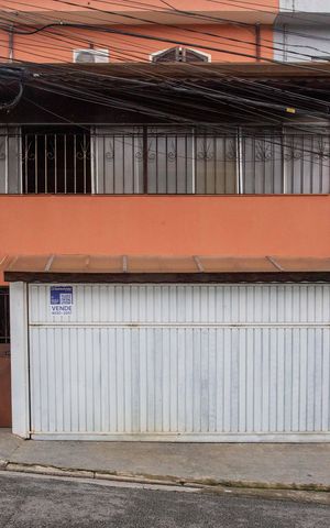Casa à venda com 245m², 4 quartos e 2 vagasFachada