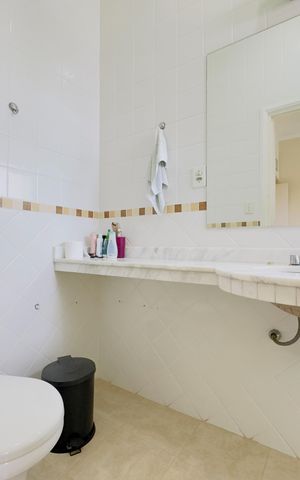 Casa de condomínio para alugar com 384m², 4 quartos e 6 vagas