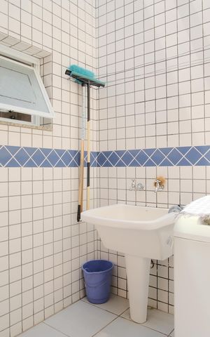 Casa à venda com 280m², 6 quartos e 12 vagasCasa 1 Área de Serviço