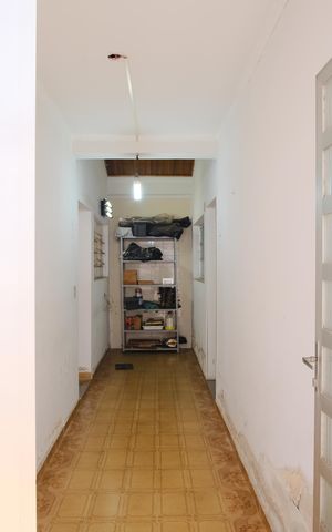 Casa à venda com 280m², 6 quartos e 12 vagasCasa 2 Corredor