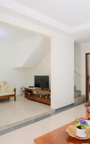 Casa à venda com 280m², 6 quartos e 12 vagasCasa 1 Sala