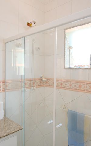 Casa à venda com 280m², 6 quartos e 12 vagasCasa 1 Banheiro da Suíte