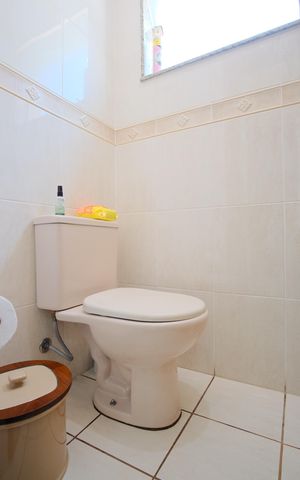 Casa à venda com 280m², 6 quartos e 12 vagasCasa 1 Lavabo
