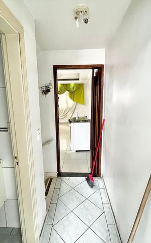Casa à venda com 200m², 4 quartos e 2 vagasCorredor