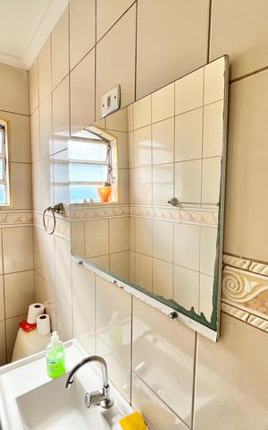 Casa à venda com 200m², 4 quartos e 2 vagasBanheiro