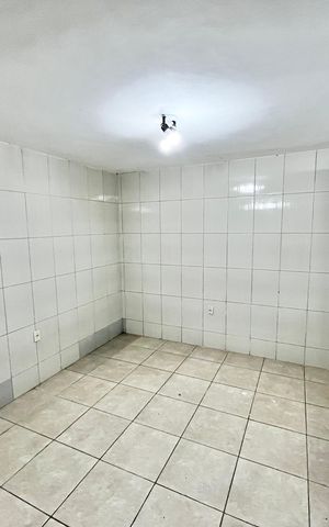 Casa à venda com 200m², 4 quartos e 2 vagasQuarto de Serviço