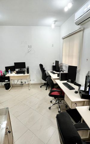 Casa à venda com 200m², 4 quartos e 2 vagasEdícula/Quarto