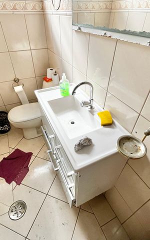Casa à venda com 200m², 4 quartos e 2 vagasBanheiro