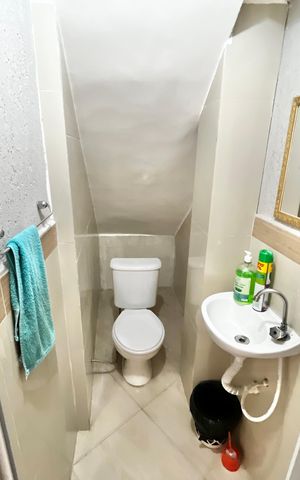 Casa à venda com 200m², 4 quartos e 2 vagasEdícula/Banheiro