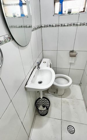Casa à venda com 200m², 4 quartos e 2 vagasBanheiro de serviço