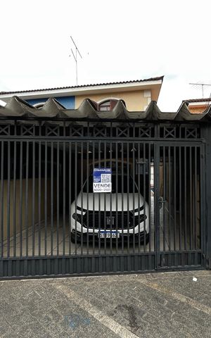 Casa à venda com 200m², 4 quartos e 2 vagasFachada/Placa