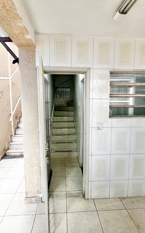 Casa à venda com 200m², 4 quartos e 2 vagasQuintal