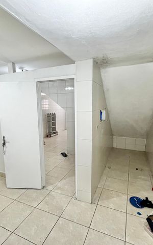 Casa à venda com 200m², 4 quartos e 2 vagasQuarto de Serviço