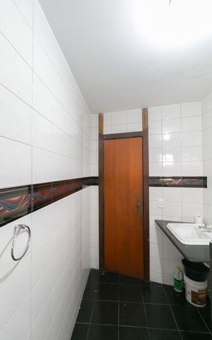Casa de condomínio à venda com 371m², 5 quartos e 4 vagas