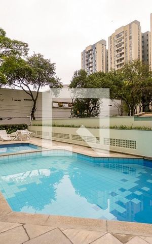 Apartamento à venda com 106m², 3 quartos e 2 vagas Apartamento à venda com 106m², 3 quartos e 2 vagasÁrea Comum - Piscina
