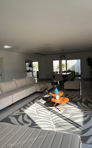 Casa à venda com 438m², 4 quartos e 6 vagas