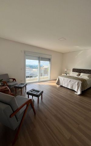 Casa à venda com 438m², 4 quartos e 6 vagas