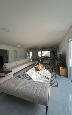 Casa à venda com 438m², 4 quartos e 6 vagas