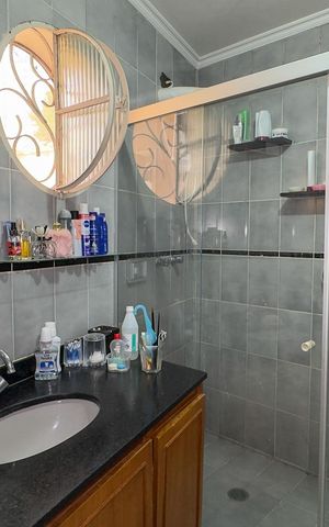 Casa à venda com 158m², 3 quartos e 3 vagas Casa à venda com 158m², 3 quartos e 3 vagasBanheiro da Suíte 1