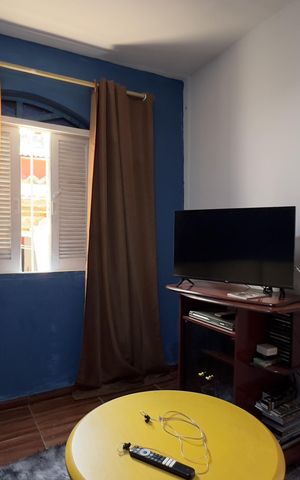 Casa à venda com 250m², 5 quartos e 3 vagas Casa à venda com 250m², 5 quartos e 3 vagasSala