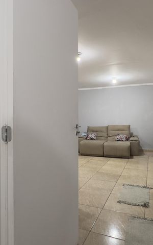 Casa à venda com 250m², 5 quartos e 3 vagas Casa à venda com 250m², 5 quartos e 3 vagasCozinha 2