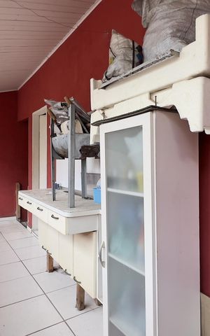 Casa à venda com 250m², 5 quartos e 3 vagas Casa à venda com 250m², 5 quartos e 3 vagasÁrea externa