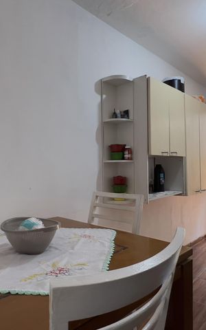 Casa à venda com 250m², 5 quartos e 3 vagas Casa à venda com 250m², 5 quartos e 3 vagasCozinha e Área de Serviço 1