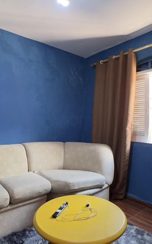 Casa à venda com 250m², 5 quartos e 3 vagas Casa à venda com 250m², 5 quartos e 3 vagasSala